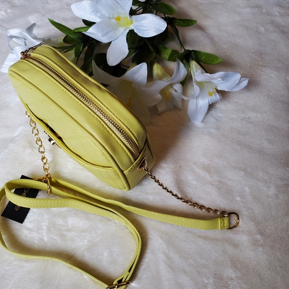 SOLD New Bebe Multi Quilt Camera Crossbody Bag - Picture 4 of 10